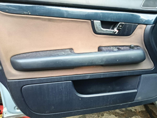 AUDI A4 BERLINA (8E) — vehículo donante para recambios 