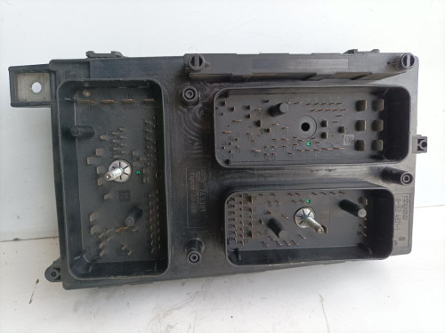  CAJA RELES / FUSIBLES OPEL ASTRA H GTC 