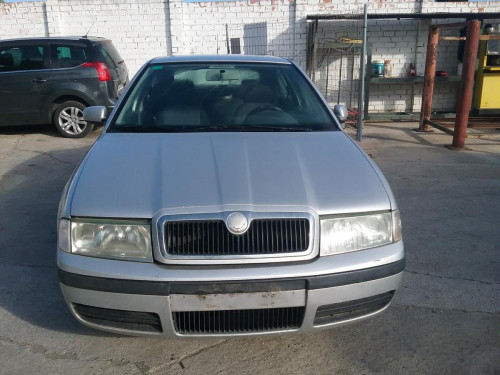  SKODA OCTAVIA BERLINA (1U2) 