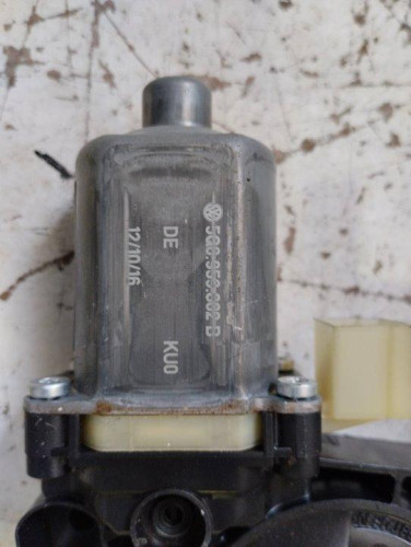 MOTOR ELEVALUNAS DELANTERO DERECHO Volkswagen GOLF VII (5G1/BE1) 