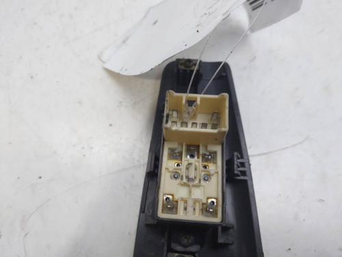  MANDO ELEVALUNAS TRASERO DERECHO KIA CERATO (LD) 