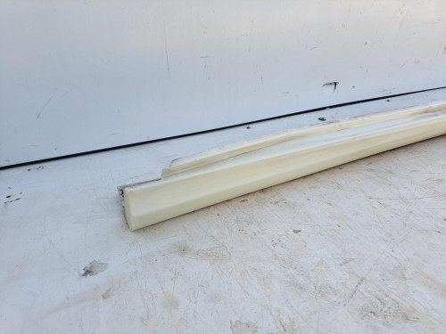 FALDON LATERAL MERCEDES-BENZ CLASE CLA (BM 117) 