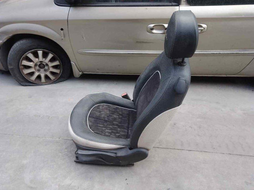 ASIENTO DELANTERO IZQUIERDO Lancia YPSILON (101) 