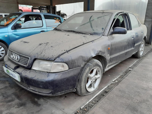  AUDI A4 BERLINA (B5) 