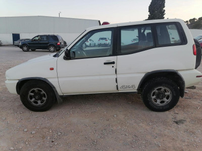 NISSAN TERRANO II (R20)