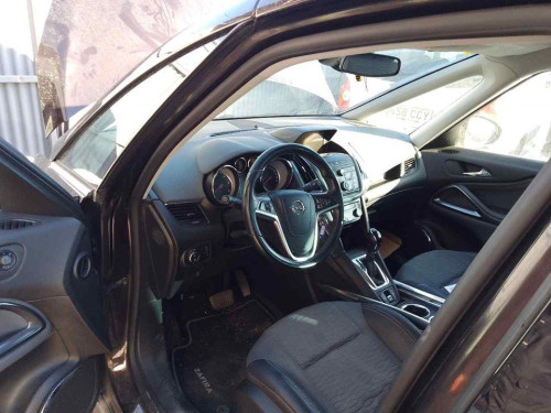 OPEL ZAFIRA C TOURER — автомобиль-донор на запчасти 