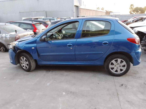 PEUGEOT 206 + — vehículo donante para recambios 