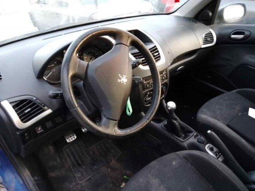 PEUGEOT 206 + — vehículo donante para recambios 