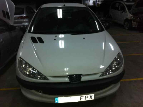 PEUGEOT 206 — vehículo donante para recambios 