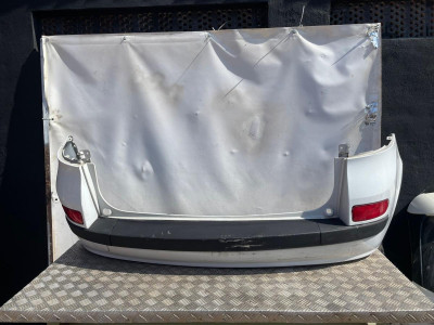 PARAGOLPES TRASERO