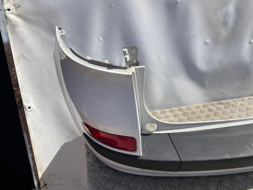 PARAGOLPES TRASERO 