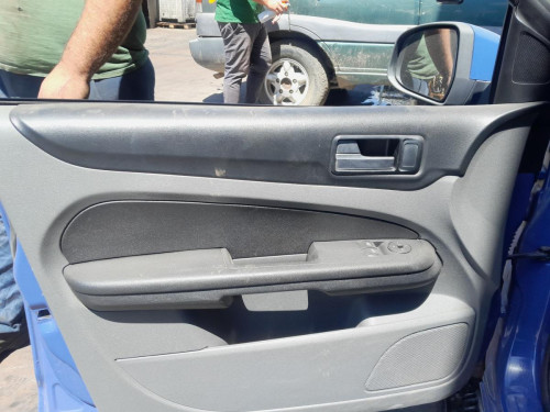  FORD FOCUS BERLINA (CB4) 