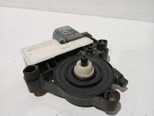 MOTOR ELEVALUNAS TRASERO DERECHO Audi A3 SPORTBACK (8YA) 
