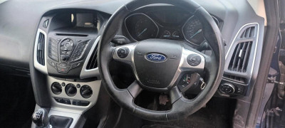 FORD FOCUS BERLINA (CB8)