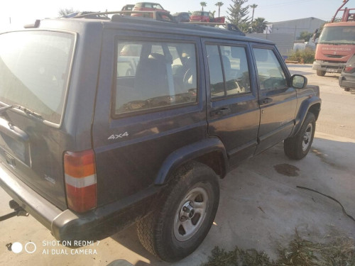  JEEP CHEROKEE (J) 
