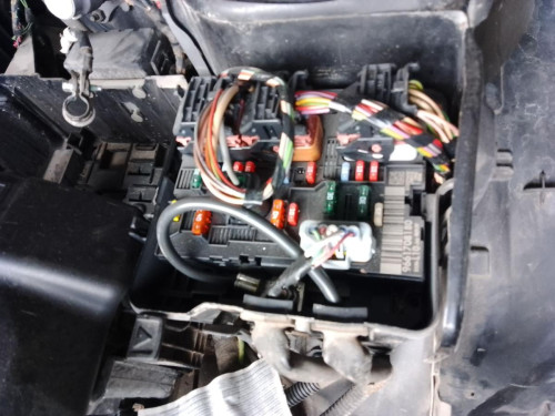CAJA RELES / FUSIBLES PEUGEOT 207 