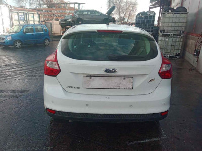 FORD FOCUS BERLINA (CB8)
