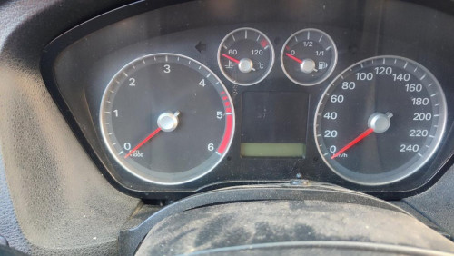  FORD FOCUS BERLINA (CAP) 