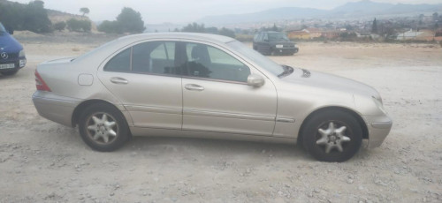  MERCEDES-BENZ CLASE C (BM 203) BERLINA 