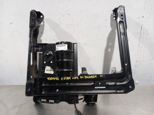  SOPORTE POSAPIES VOLKSWAGEN TOUAREG (7LA) 
