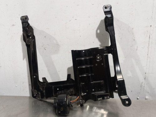  SOPORTE POSAPIES VOLKSWAGEN TOUAREG (7LA) 
