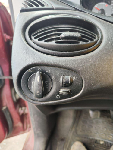 MANDO LUCES Ford FOCUS BERLINA (CAK) 