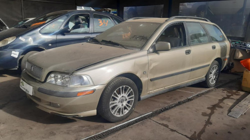  VOLVO V40 FAMILIAR 