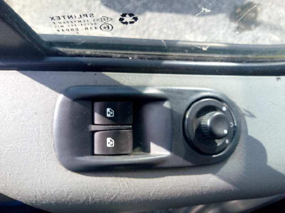NISSAN PRIMASTAR (X83)