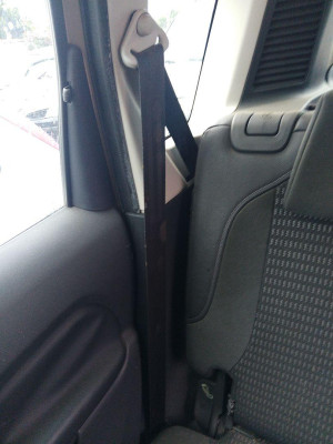 CINTURON SEGURIDAD TRASERO DERECHO