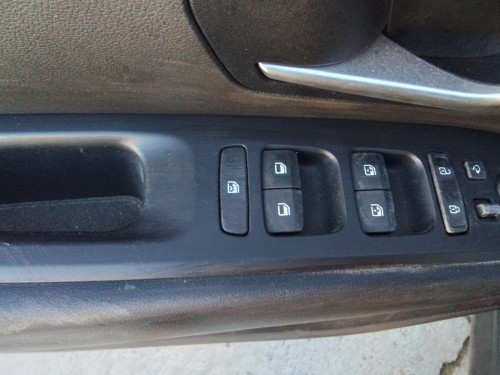 MANDO ELEVALUNAS DELANTERO IZQUIERDO Hyundai TUCSON (TL) 