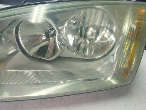 FARO IZQUIERDO Ford FOCUS BERLINA (CAP) 