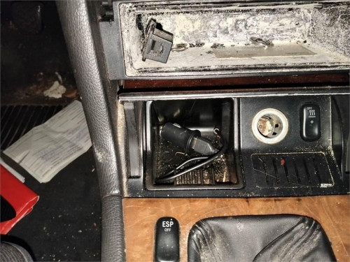 CENICERO Mercedes-Benz CLASE E (BM 210) BERLINA 