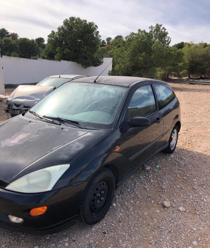 FORD FOCUS BERLINA (CAK) — Donor Vehicle for Used Parts 