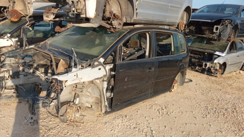  VOLKSWAGEN TOURAN (1T2) 
