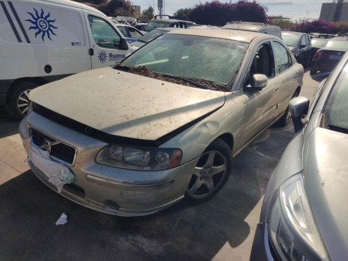  VOLVO S60 BERLINA 