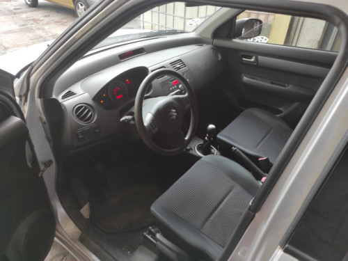 SUZUKI SWIFT BERLINA (RS/MZ) — vehículo donante para recambios 