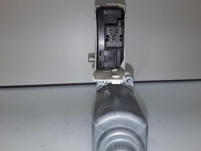 MOTOR ELEVALUNAS DELANTERO DERECHO