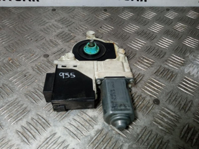 MOTOR ELEVALUNAS DELANTERO IZQUIERDO