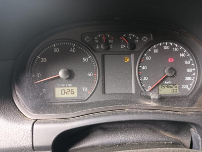 VOLKSWAGEN POLO IV (9N3)