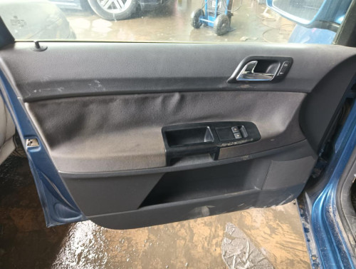 VOLKSWAGEN POLO IV (9N3) — Donor Vehicle for Used Parts 