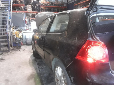 VOLKSWAGEN GOLF V (1K1)(10.2003)