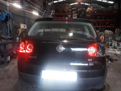 VOLKSWAGEN GOLF V (1K1)(10.2003)