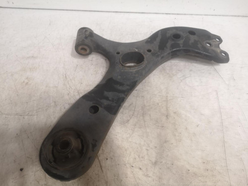 BRAZO SUSPENSION DELANTERO DERECHO Toyota PRIUS (ZVW30) 