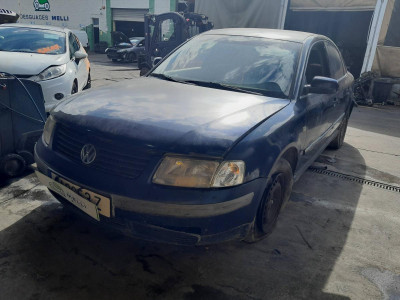 VOLKSWAGEN PASSAT BERLINA (3B2)