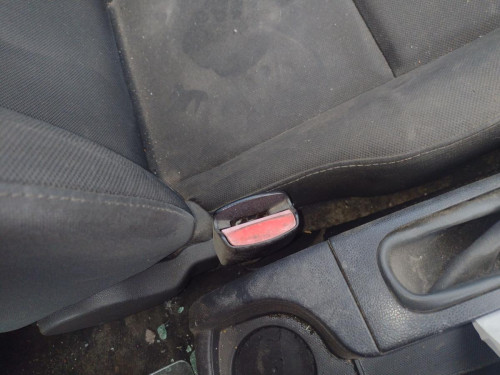 ENGANCHE CINTURON DELANTERO IZQUIERDO Renault MEGANE III BERLINA 5P 