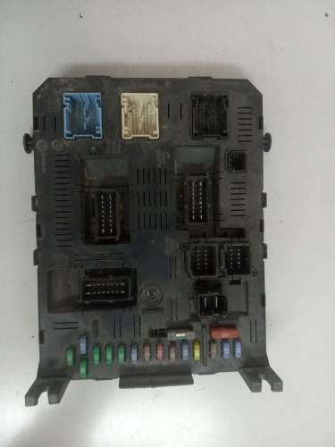 CAJA RELES / FUSIBLES Citroen C4 BERLINA 