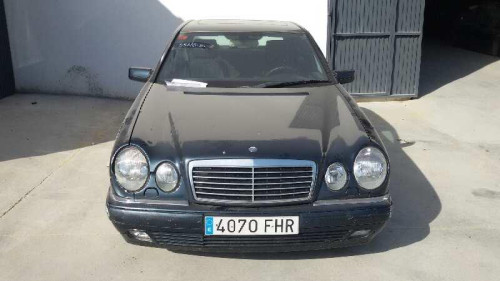  MERCEDES-BENZ CLASE E (BM 210) BERLINA 