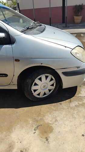 ALETA DELANTERA DERECHA Renault Scenic II (JM)(2003->) Renault Scenic II (JM)(2003->) 