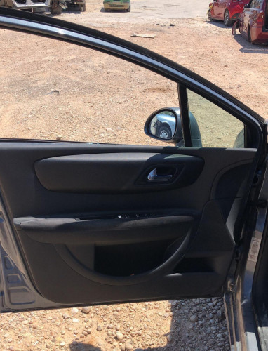 CITROEN C4 BERLINA — vehículo donante para recambios 