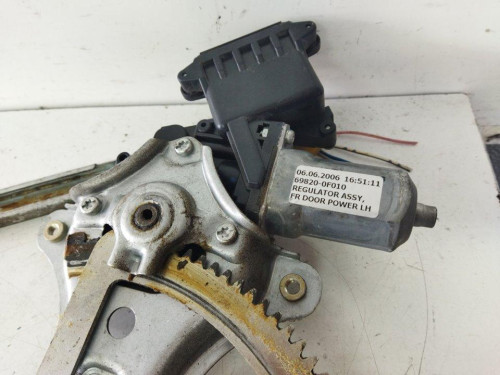  ELEVALUNAS DELANTERO IZQUIERDO TOYOTA COROLLA VERSO (R1) 